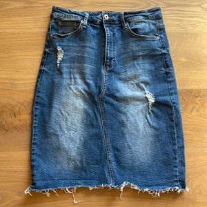 Black label distressed jean skirt. Size large